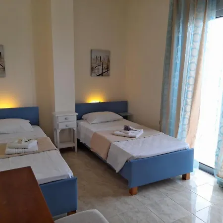 Pearl - Front With Private Pool