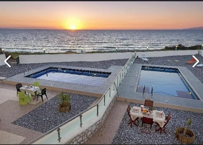 Pearl - Front With Private Pool *