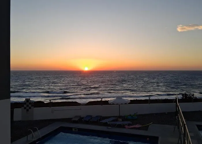 Pearl - Front With Private Pool *