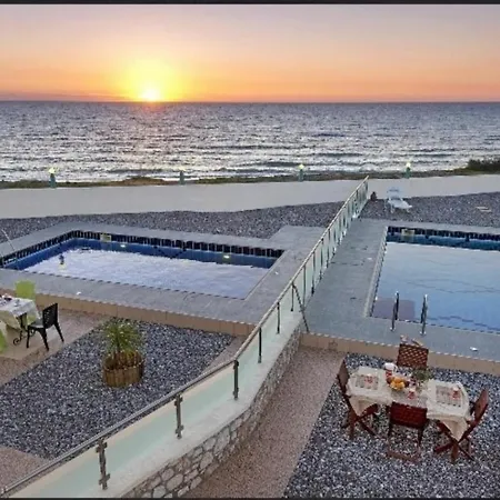 Pearl - Front With Private Pool *